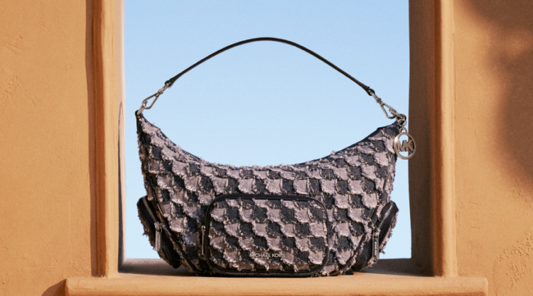 〈MICHAEL KORS〉この時期にぴったりの新商品が入荷いたしました。
